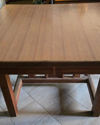 Tavolo antico in legno massello  – Quadrato