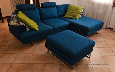 divano angolare blu