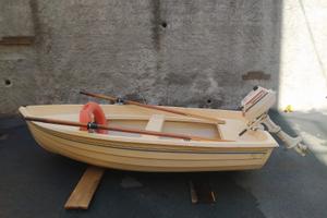 Lancia in vetroresina