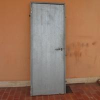 Porta lamiera zincata stampata 200x 70 luce