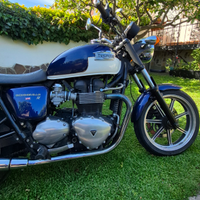 Triumph bonneville SE