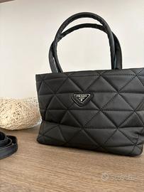 Borsa simile Prada