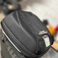 Borsa serbatoio Givi e staffa BMW GS 1250