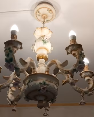 Coppia di lampadari Capodimonte 