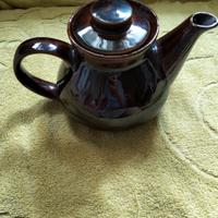 Teiera classica in ceramica firmata da EP.

Lavor