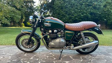 Triumph Thruxton 900