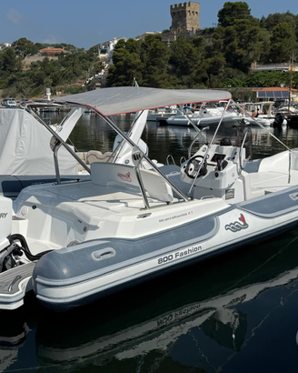 MV Marine 800 Mercury 300 cv