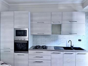 Cucina completa come nuova