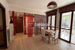 LUMINOSO BILOCALE CON AMPIO GIARDINO PRIVATO