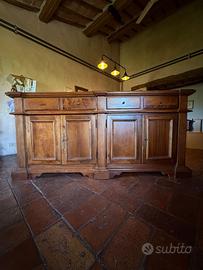 Mobile in noce antico