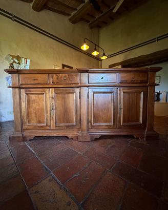 Mobile in noce antico
