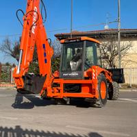 P51 Terna Hitachi FB100 con telescopico e mordente