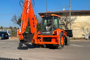 P51 Terna Hitachi FB100 con telescopico e mordente