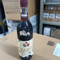 Bottiglie di vino vintage per allestimento e sceno