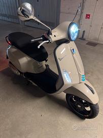 Vespa primavera 150