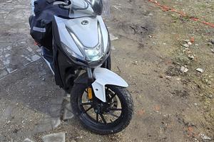 Scooter kymco