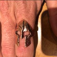Anello uomo gladiatore elmo antico regolabile