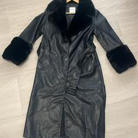 Bershka- cappotto nero effetto pelle con pelliccia