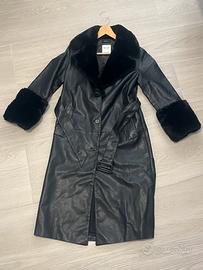 Bershka- cappotto nero effetto pelle con pelliccia