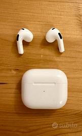 AirPods 3 con ricarica wireless