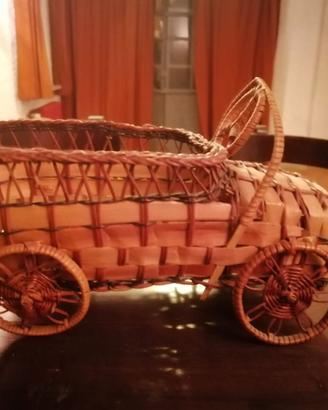 Modellino Auto d’Epoca in Vimini Intrecciato