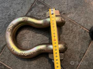 Gancio Grillo a D con vite