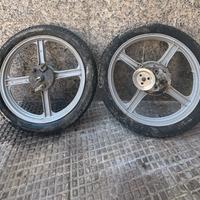 coppia ruote piaggio bravo si ciao con cuscinetti 