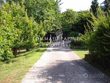 BIVIGLIANO - VILLA SINGOLA CON PARCO PRIVATO