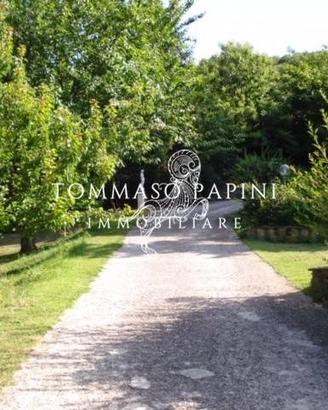 BIVIGLIANO - VILLA SINGOLA CON PARCO PRIVATO