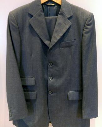 Vestito giacca-pantalone grigio