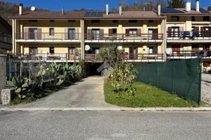 VILLA A SCHIERA A MONTENARS