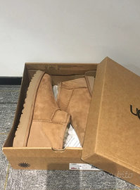 UGG Classic Ultra Mini castagna EU 39