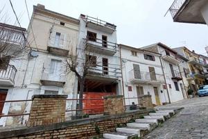 Casa indipendente di 195 m² con più di 5 locali e 