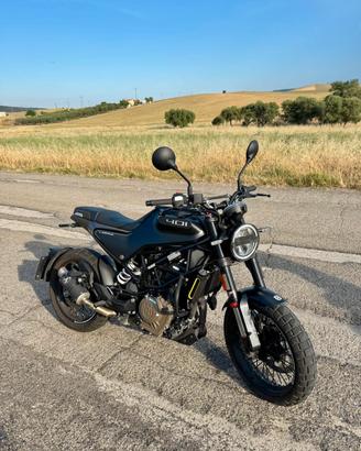 Scrambler Husqvarna Svartpilen 401