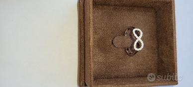 ANELLO INFINITO ORO BIANCO E DIAMANTI MISURA 16