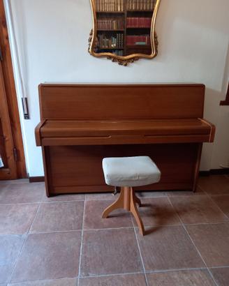 pianoforte verticale Yamaha