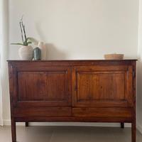 Antica credenza a due ante