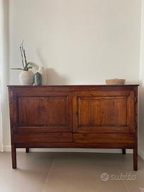 Antica credenza a due ante