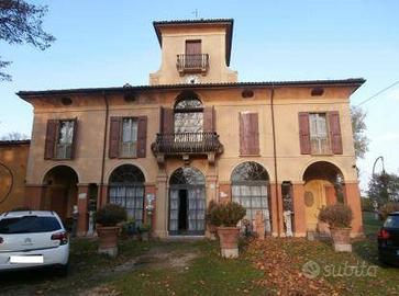 Immobile in asta di 1061 m² con più di 5 locali a 