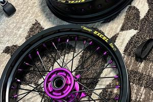 KIT MOTARD COMPLETI PER TUTTE LE MOTO