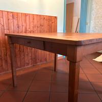 Tavolo in legno artigianale