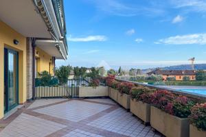 2 LOCALI A PADENGHE SUL GARDA
