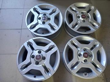 Cerchi in lega da 14 pollici per Fiat panda