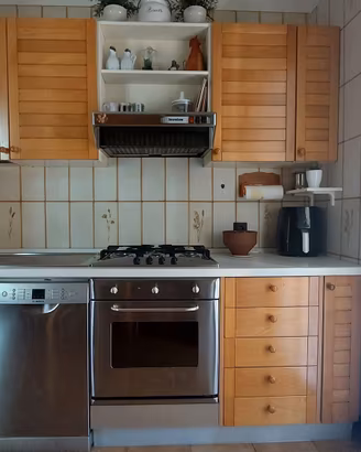 Cucina componibile con elettrodomestici usata