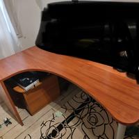 Scrivania colore ciliegio 