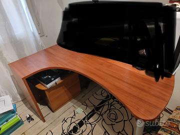 Scrivania colore ciliegio 