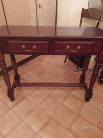  Tavolinetto con Cassetti