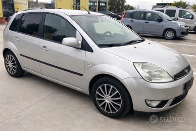 Ford fiesta 1.4 TDI - passaggio incluso