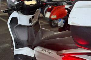 Scooter beverly 300 hpe