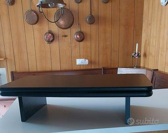 Mobile girevole sotto TV